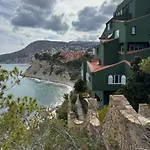 Avocadohome Villa